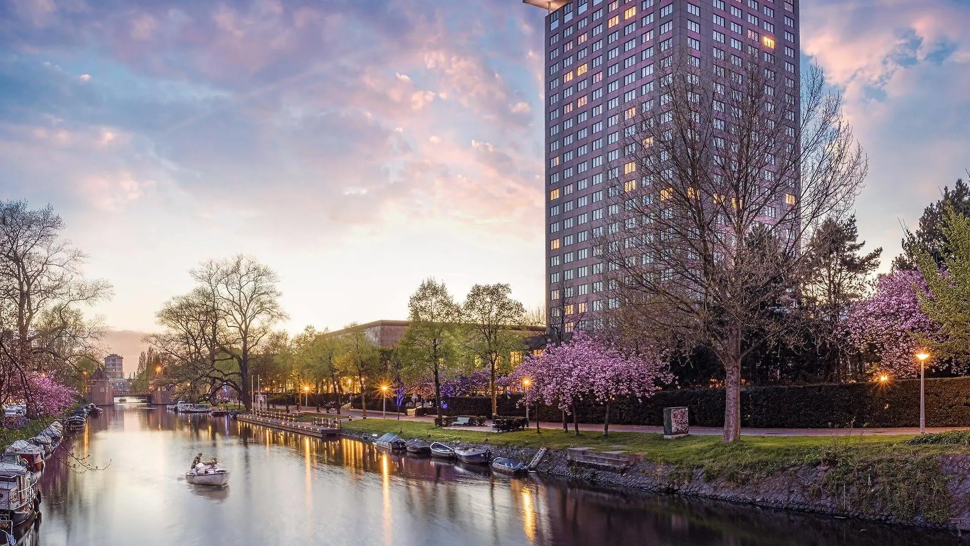 Hotel Okura Amsterdam - The Leading Hotels Of The World contacts
